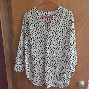 Lush Black and White Patterned Blouse